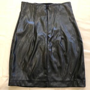 Fashion nova faux leather black skirt